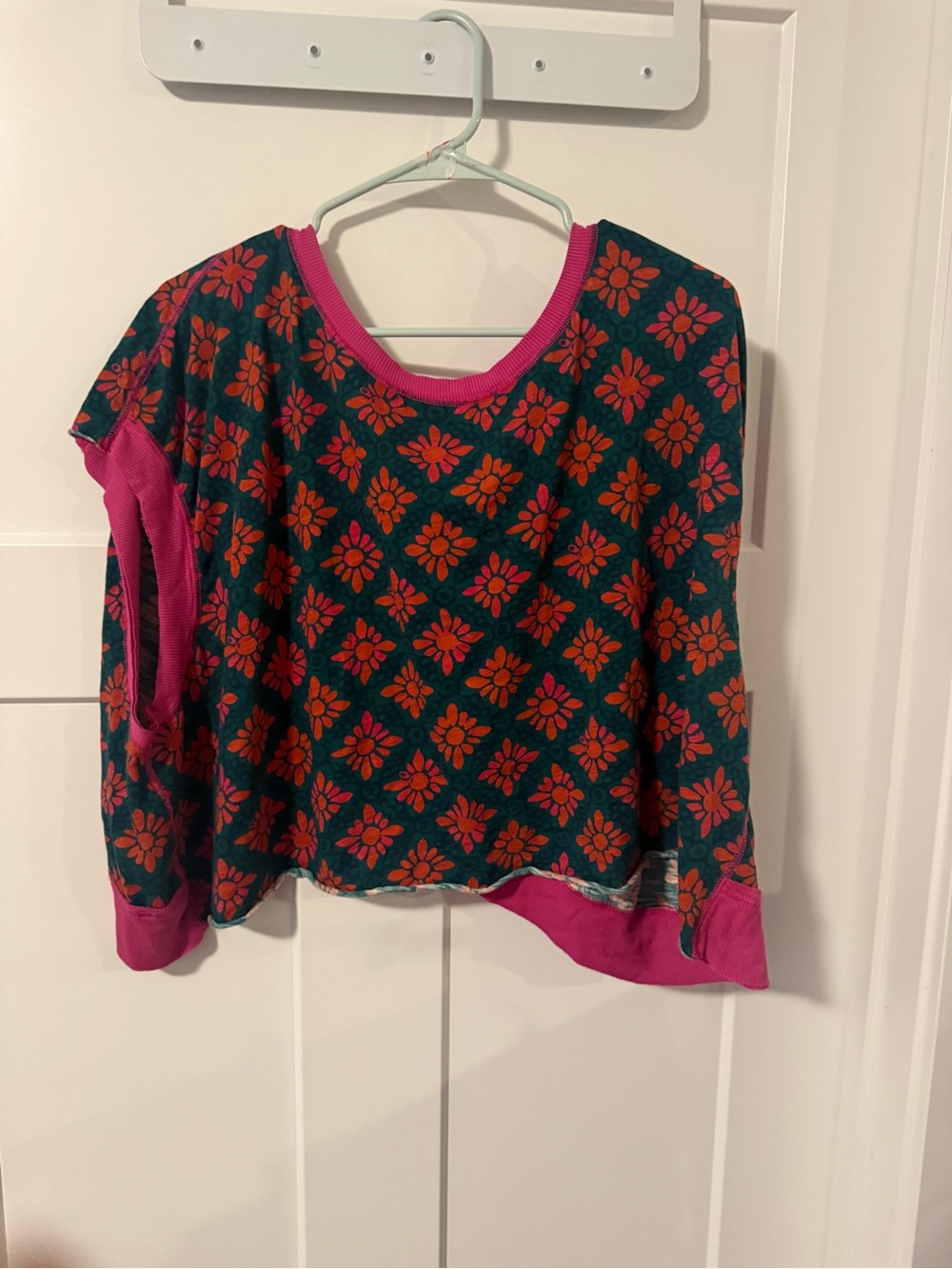 Natural life Women’s Pink & Green Floral Pattern Pullover Top NWOT size XL